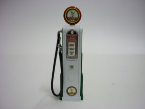 GAS PUMPE Eagle       1:18