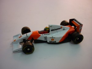 MC LAREN MP 4/8 8  F1 1993 A.Senna White 1:64
