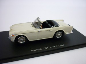 TRIUMPH TR 4    1965  Beige 1:43