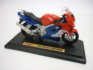 HONDA CBR 600 F      Blue/red 1:18