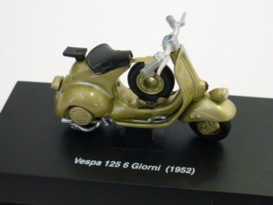 VESPA STORICHE 125 6 Giorni      Gold 1:32