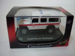 LAND ROVER Defender   Ambulanza    1:72