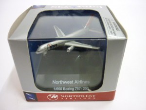 NorthWest Airlaines Boeing 757-200       1:550