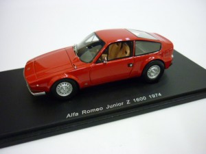 A.ROMEO Junior Z 1600    1974  red met. 1:43